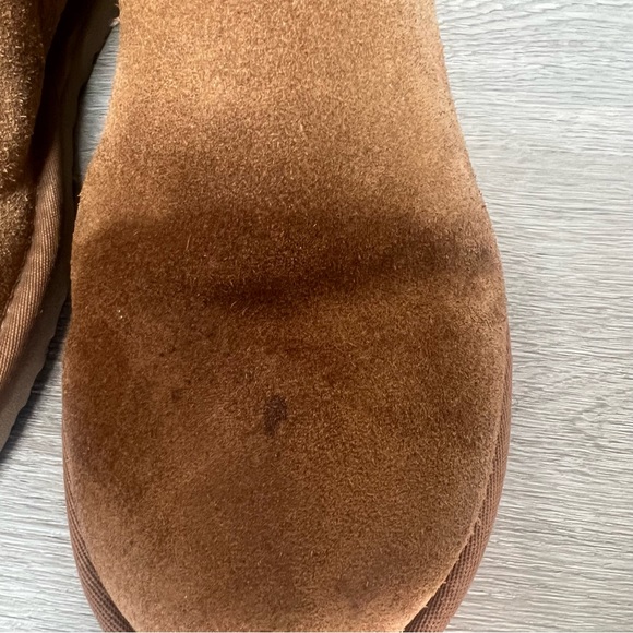 Ugg Bailey Button Chestnut Color Boots - Picture 10 of 16